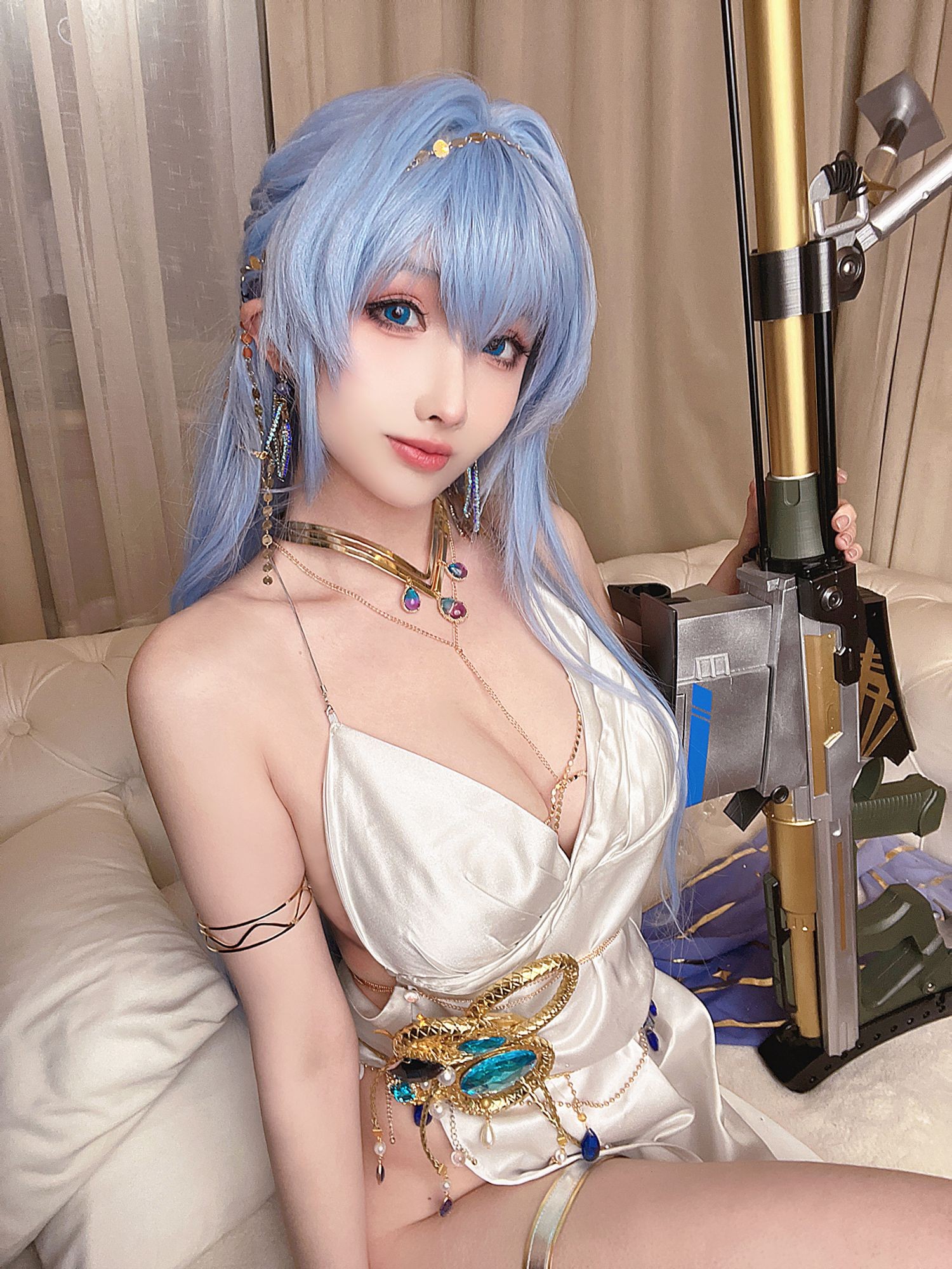 美女动漫博主rioko凉凉子性感Cosplay写真海伦礼服 (41)