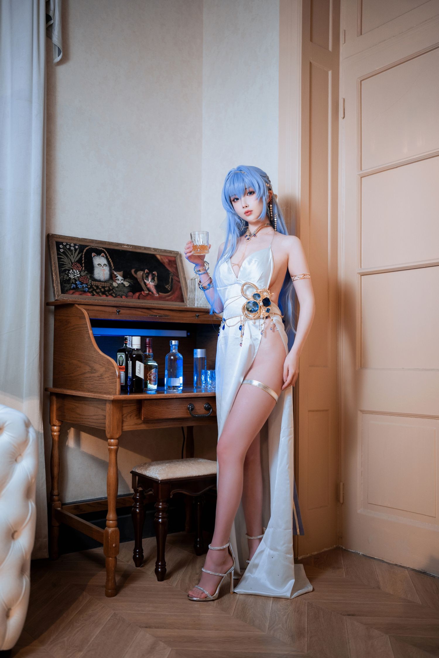 美女动漫博主rioko凉凉子性感Cosplay写真海伦礼服 (2)