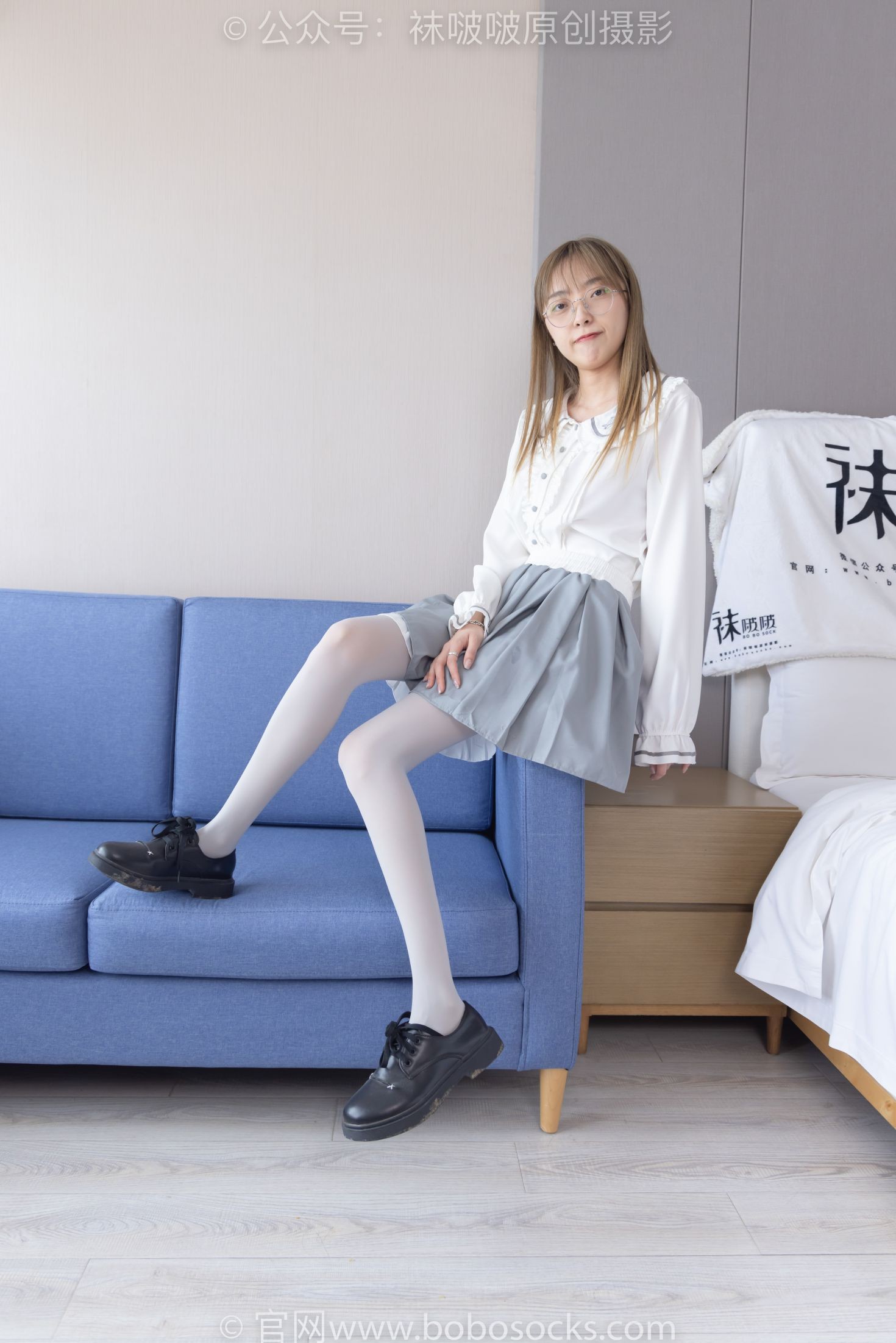 BoBoSocks袜啵啵美少女丝袜美脚写真第No.213期稚予黑皮鞋厚灰丝 (6)