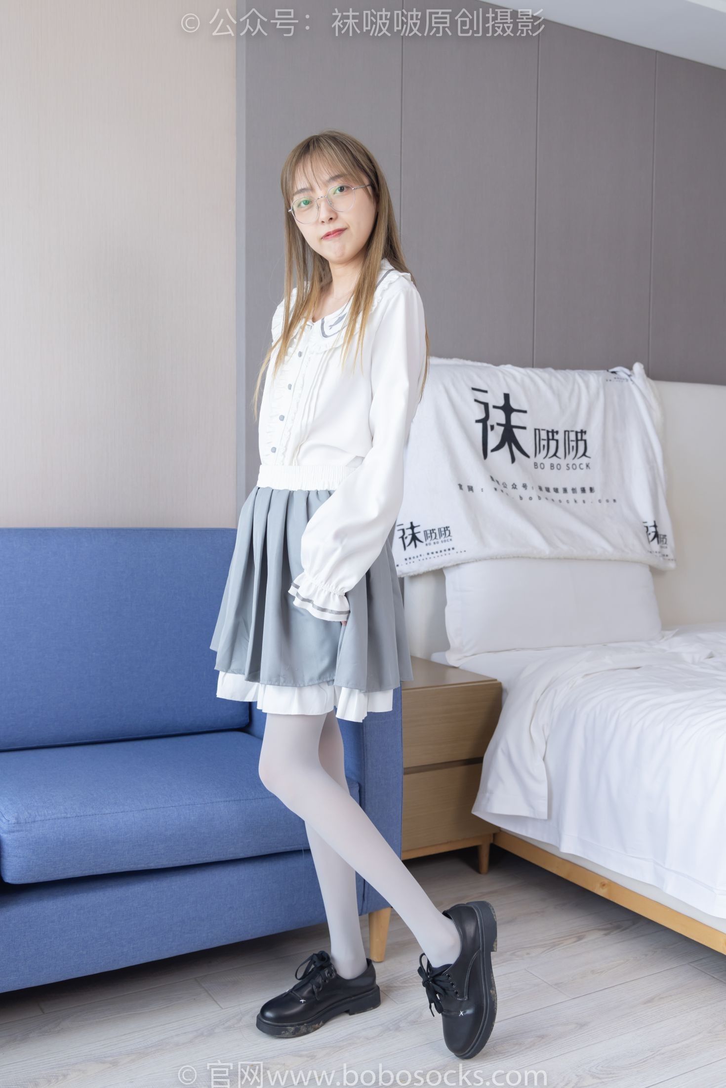 BoBoSocks袜啵啵美少女丝袜美脚写真第No.213期稚予黑皮鞋厚灰丝 (4)