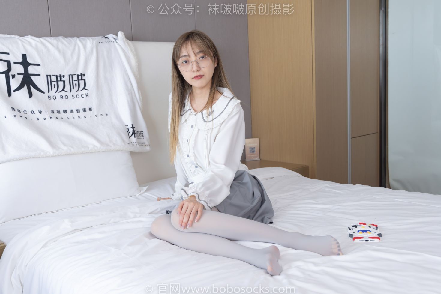 BoBoSocks袜啵啵美少女丝袜美脚写真第No.213期稚予黑皮鞋厚灰丝 (58)