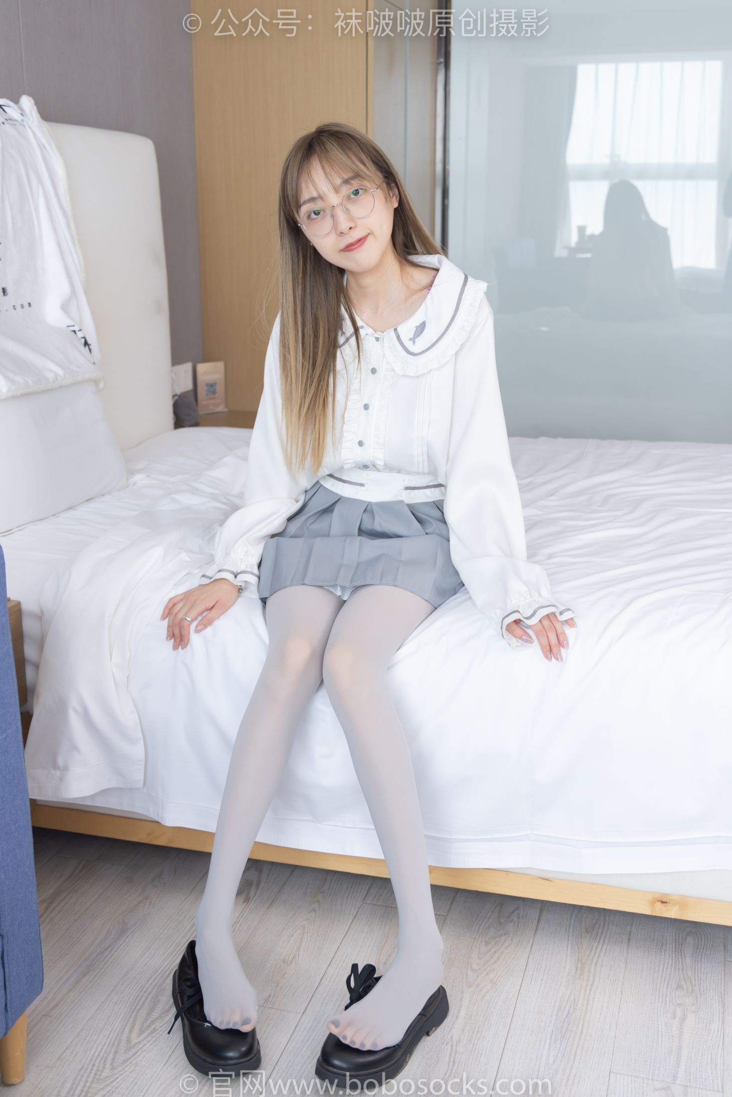 BoBoSocks袜啵啵美少女丝袜美脚写真第No.213期稚予黑皮鞋厚灰丝 (115)