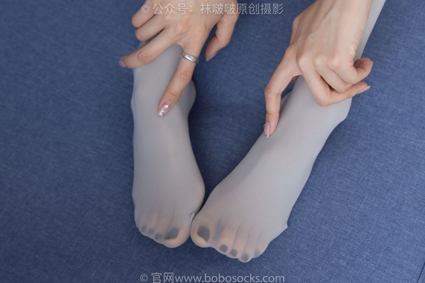 BoBoSocks袜啵啵美少女丝袜美脚写真第No.213期稚予黑皮鞋厚灰丝 (136)