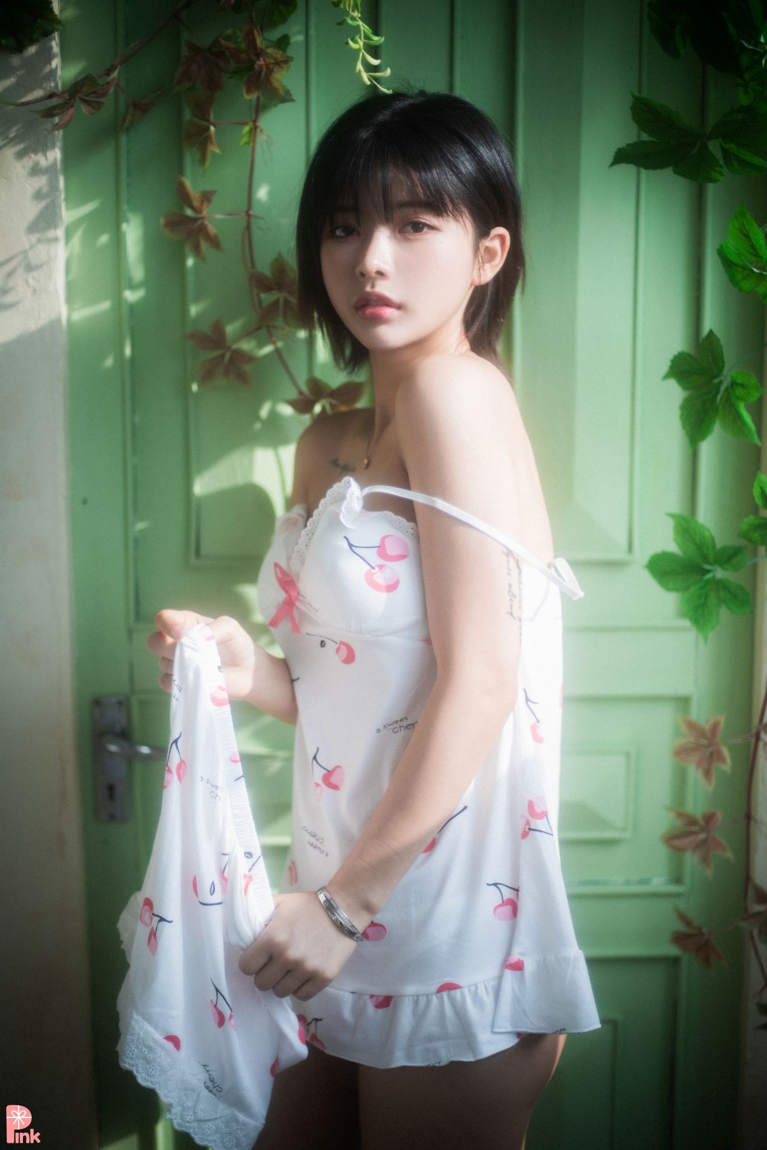 PINK RIBBON 韩国美少女模特性感写真 Uuuha Floral (20)