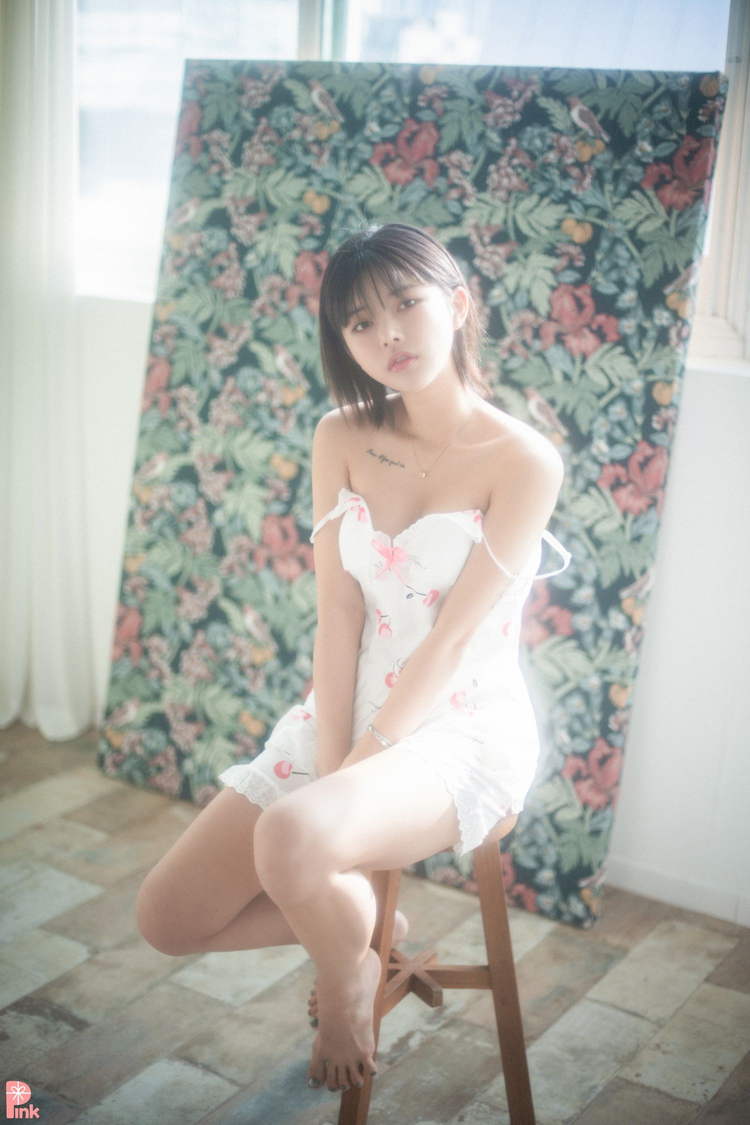 PINK RIBBON 韩国美少女模特性感写真 Uuuha Floral (5)