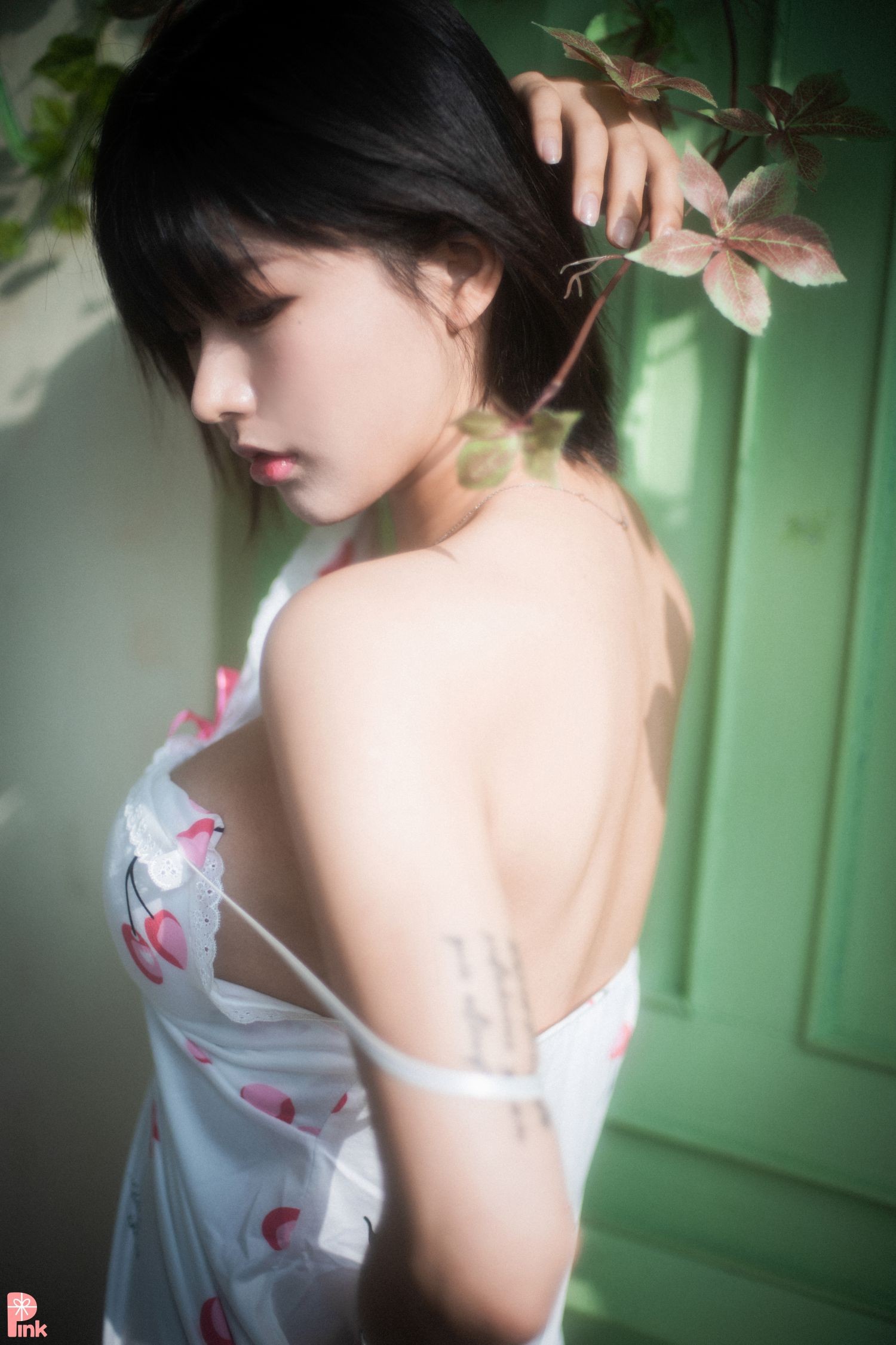 PINK RIBBON 韩国美少女模特性感写真 Uuuha Floral (32)