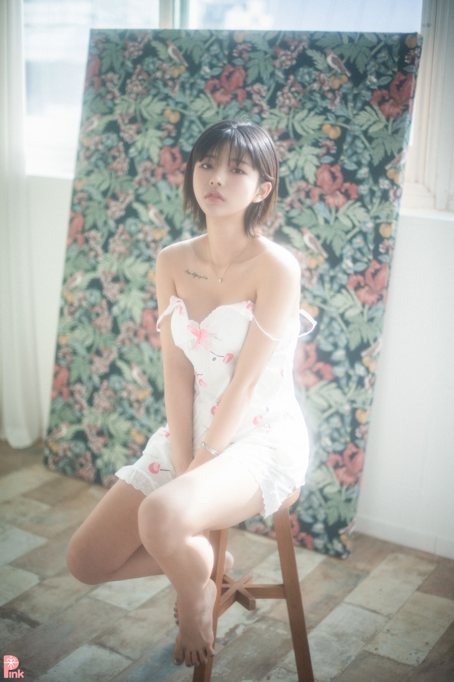 PINK RIBBON 韩国美少女模特性感写真 Uuuha Floral (6)