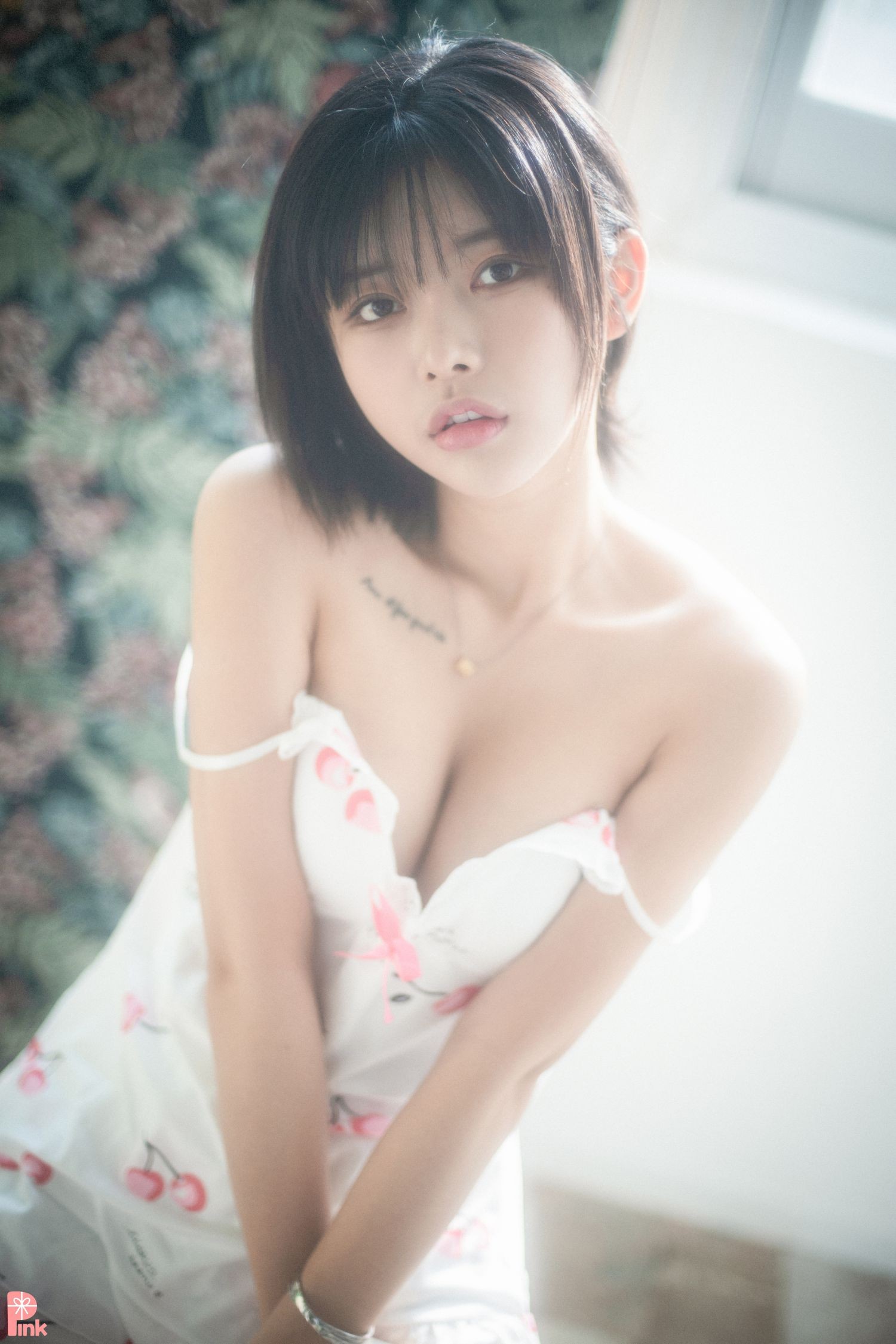 PINK RIBBON 韩国美少女模特性感写真 Uuuha Floral (9)