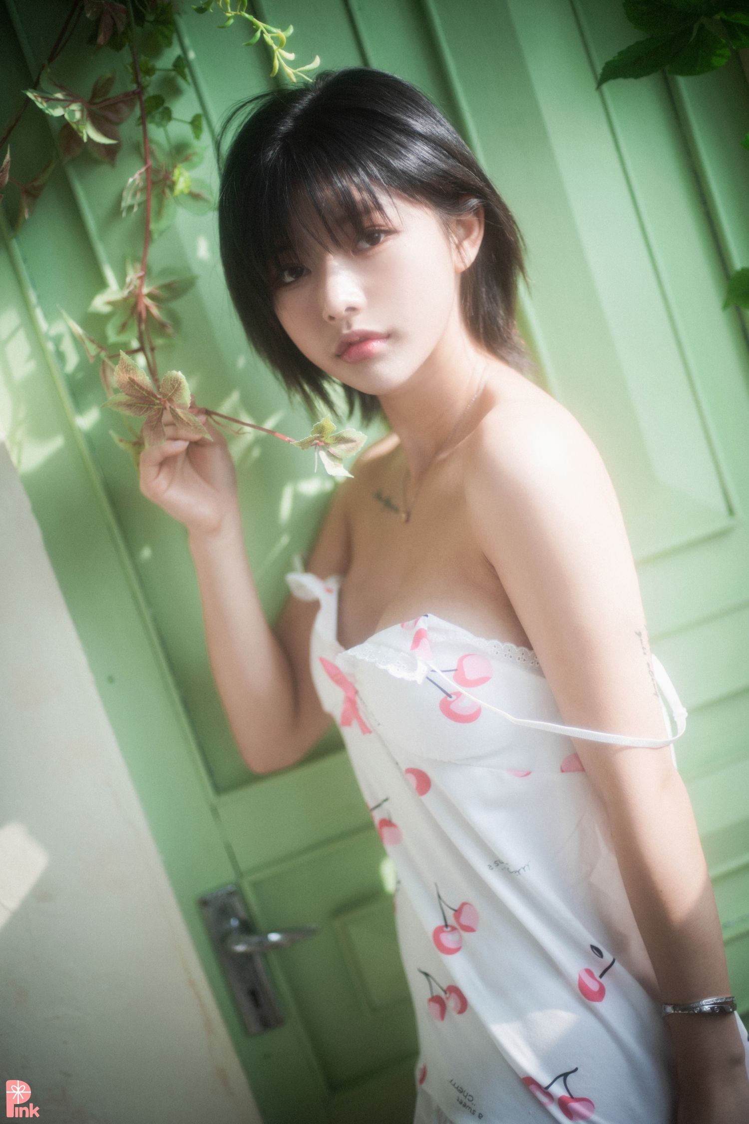 PINK RIBBON 韩国美少女模特性感写真 Uuuha Floral (28)