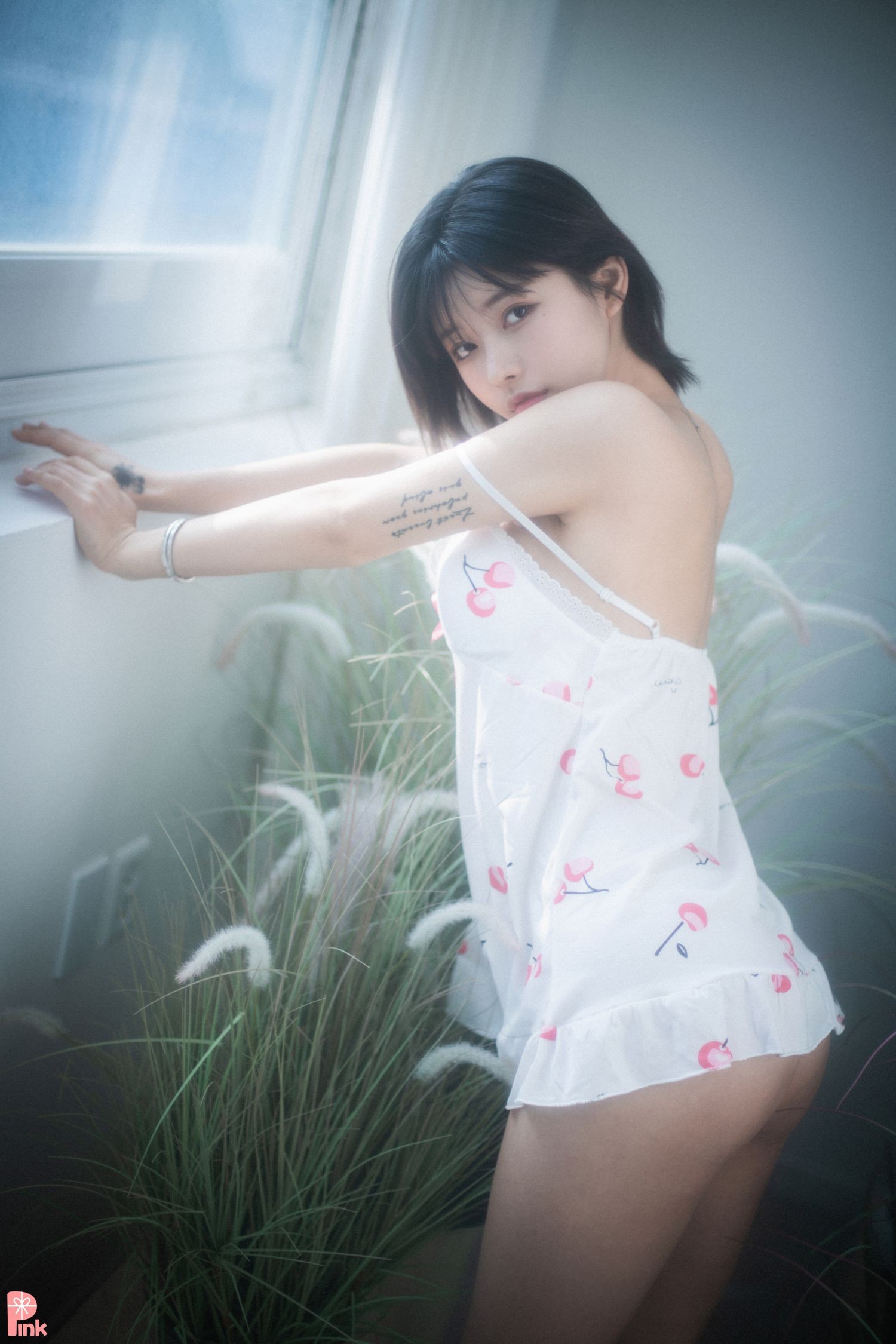 PINK RIBBON 韩国美少女模特性感写真 Uuuha Floral (37)