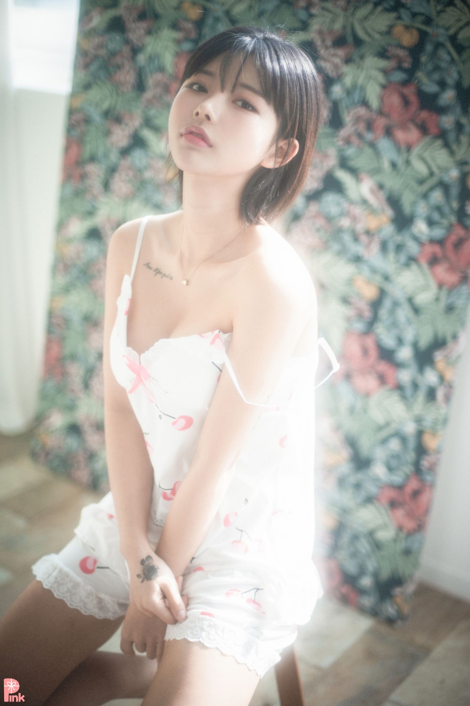 PINK RIBBON 韩国美少女模特性感写真 Uuuha Floral (3)