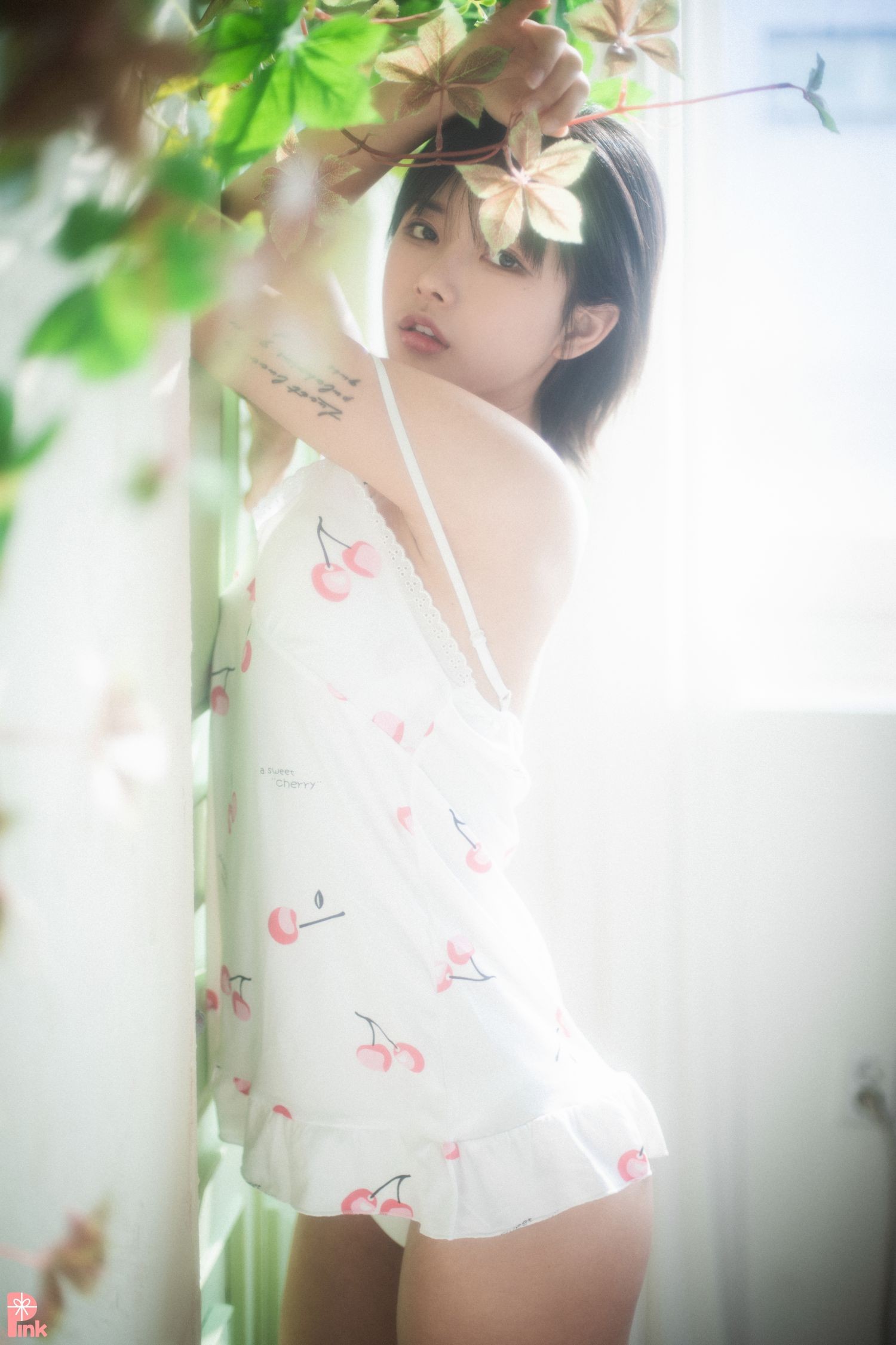 PINK RIBBON 韩国美少女模特性感写真 Uuuha Floral (26)