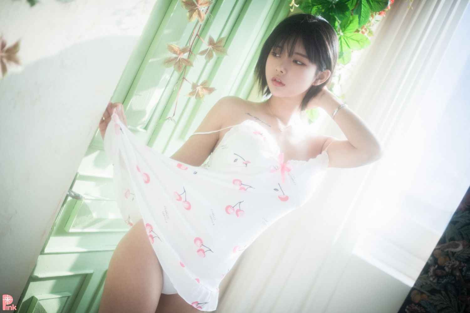 PINK RIBBON 韩国美少女模特性感写真 Uuuha Floral (22)