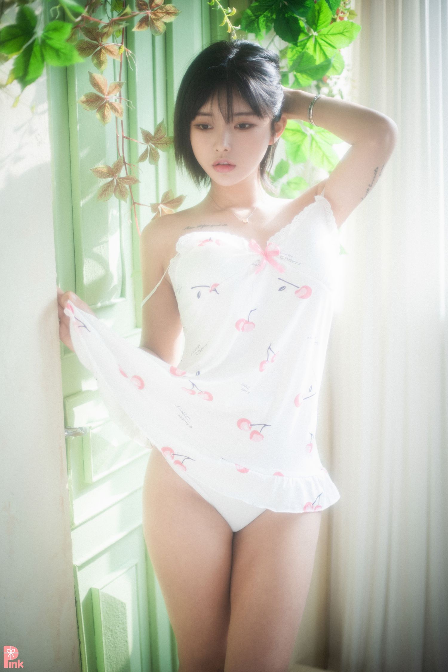 PINK RIBBON 韩国美少女模特性感写真 Uuuha Floral (23)