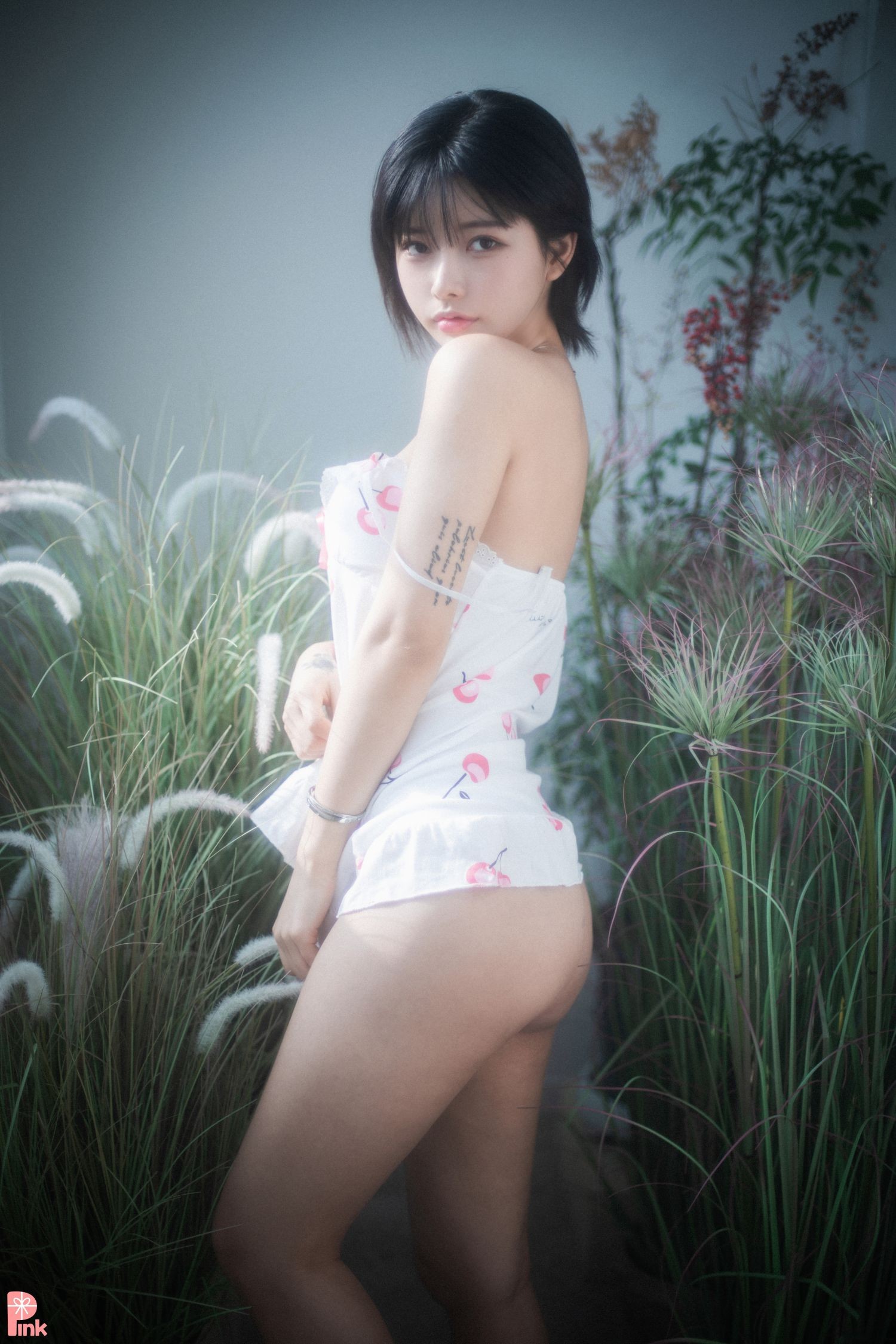 PINK RIBBON 韩国美少女模特性感写真 Uuuha Floral (36)