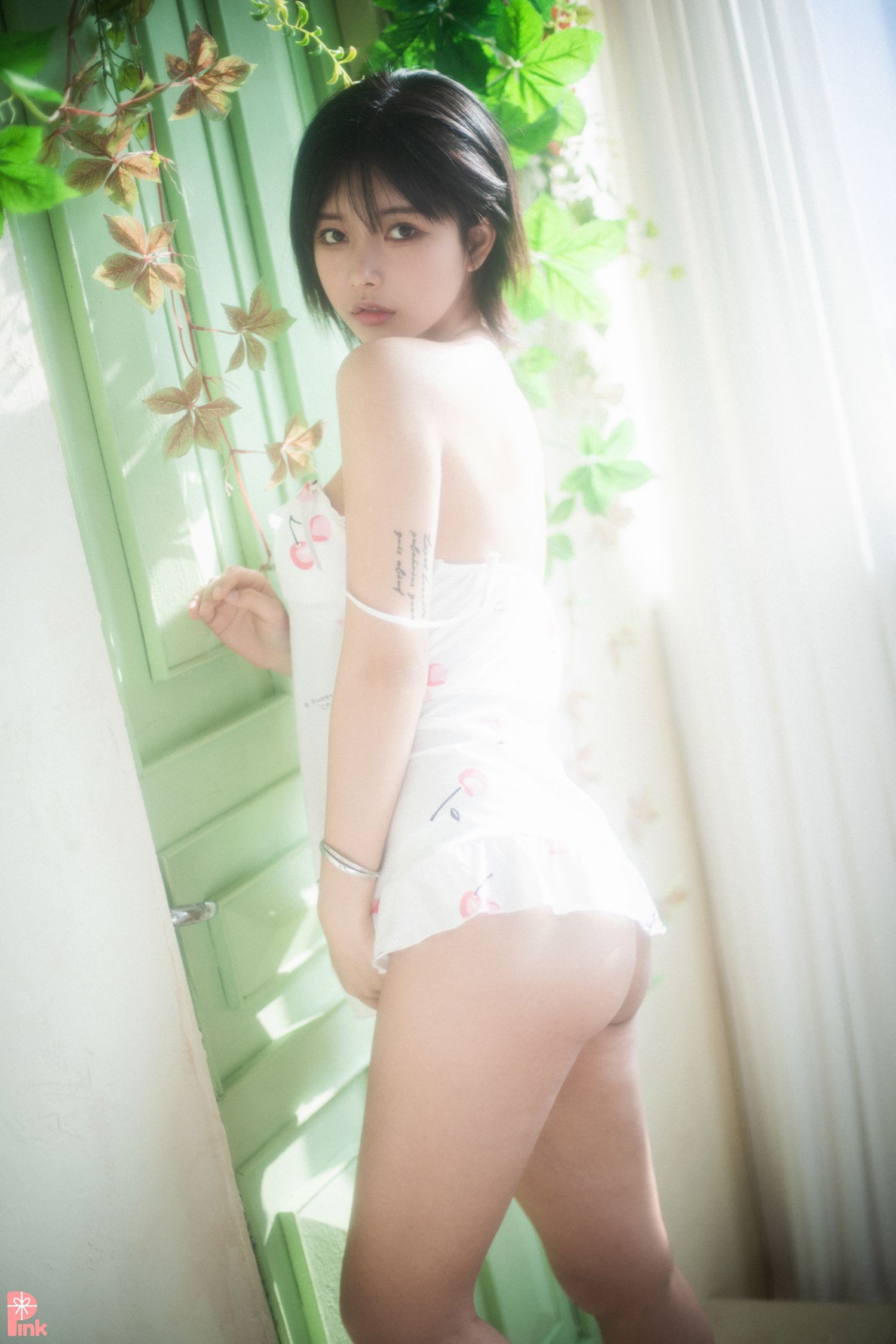 PINK RIBBON 韩国美少女模特性感写真 Uuuha Floral (24)