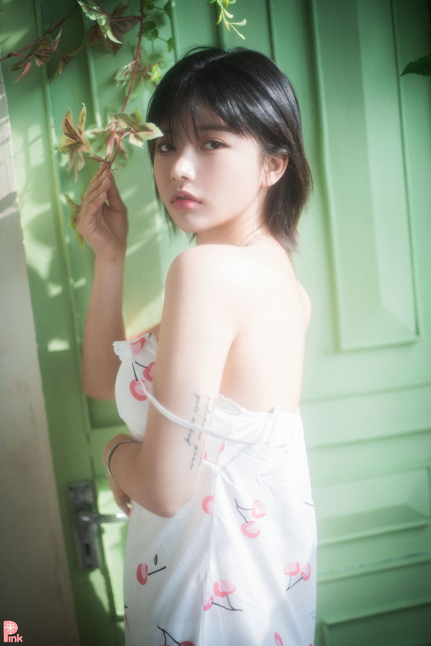 PINK RIBBON 韩国美少女模特性感写真 Uuuha Floral (27)