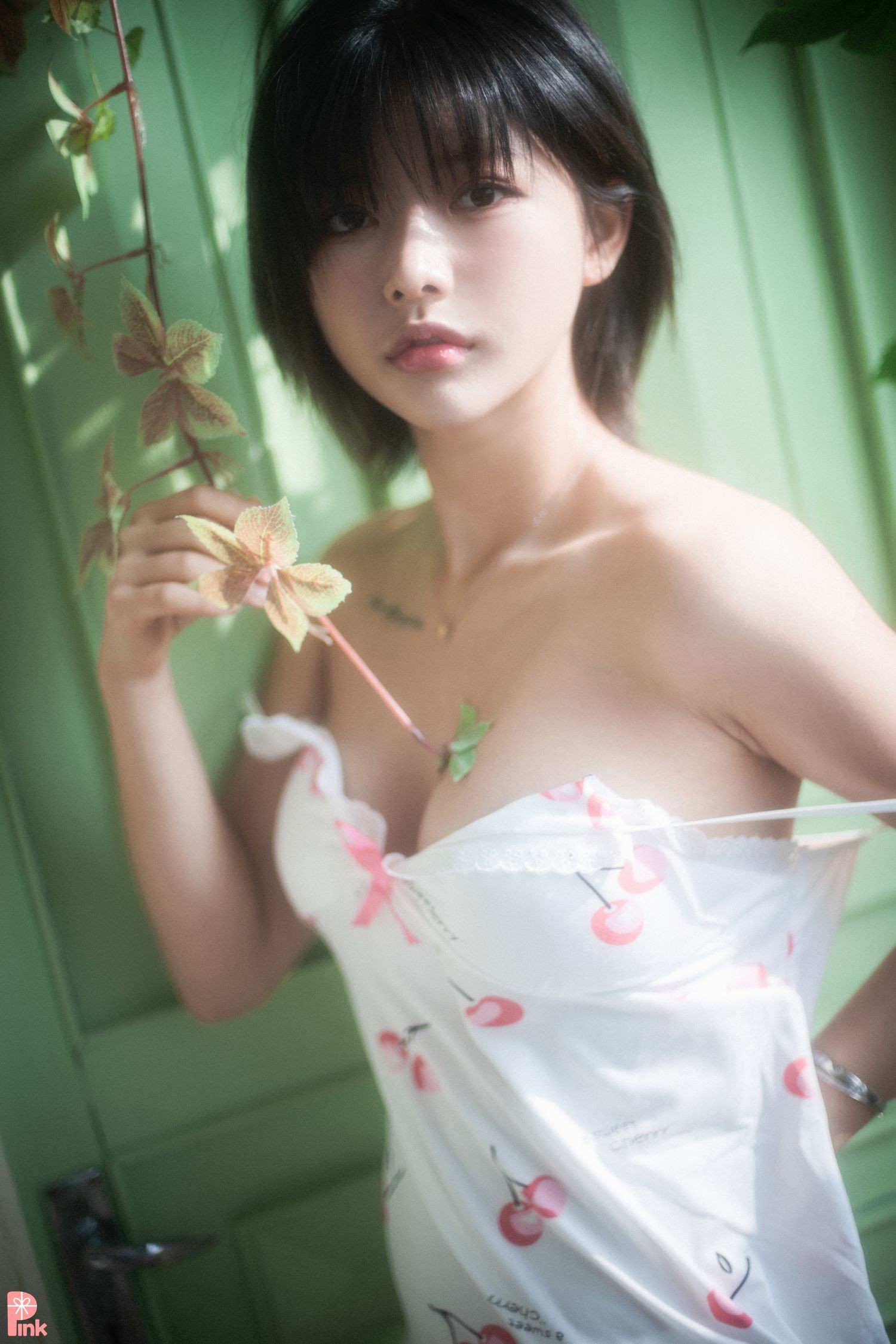 PINK RIBBON 韩国美少女模特性感写真 Uuuha Floral (30)