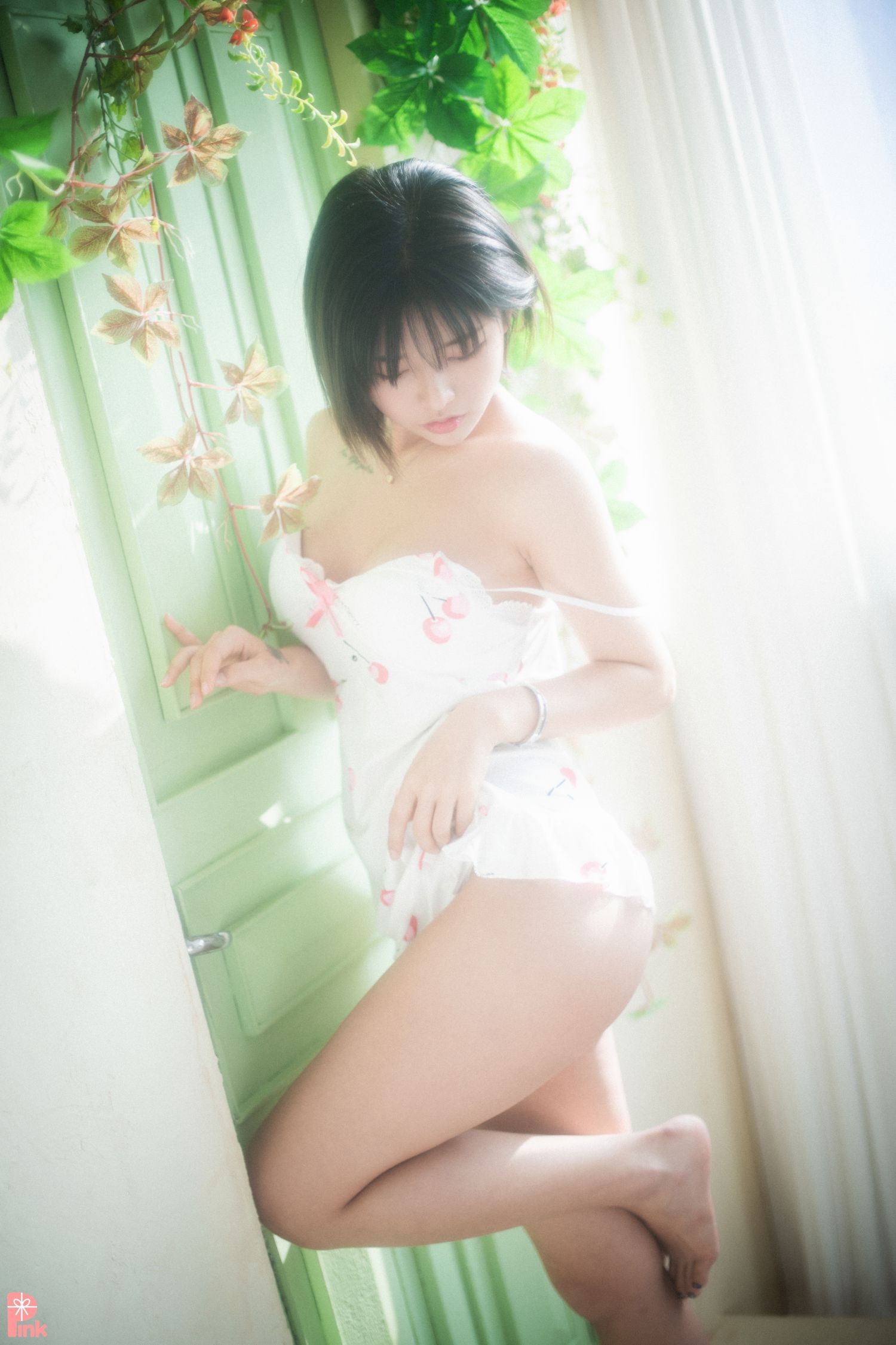 PINK RIBBON 韩国美少女模特性感写真 Uuuha Floral (25)