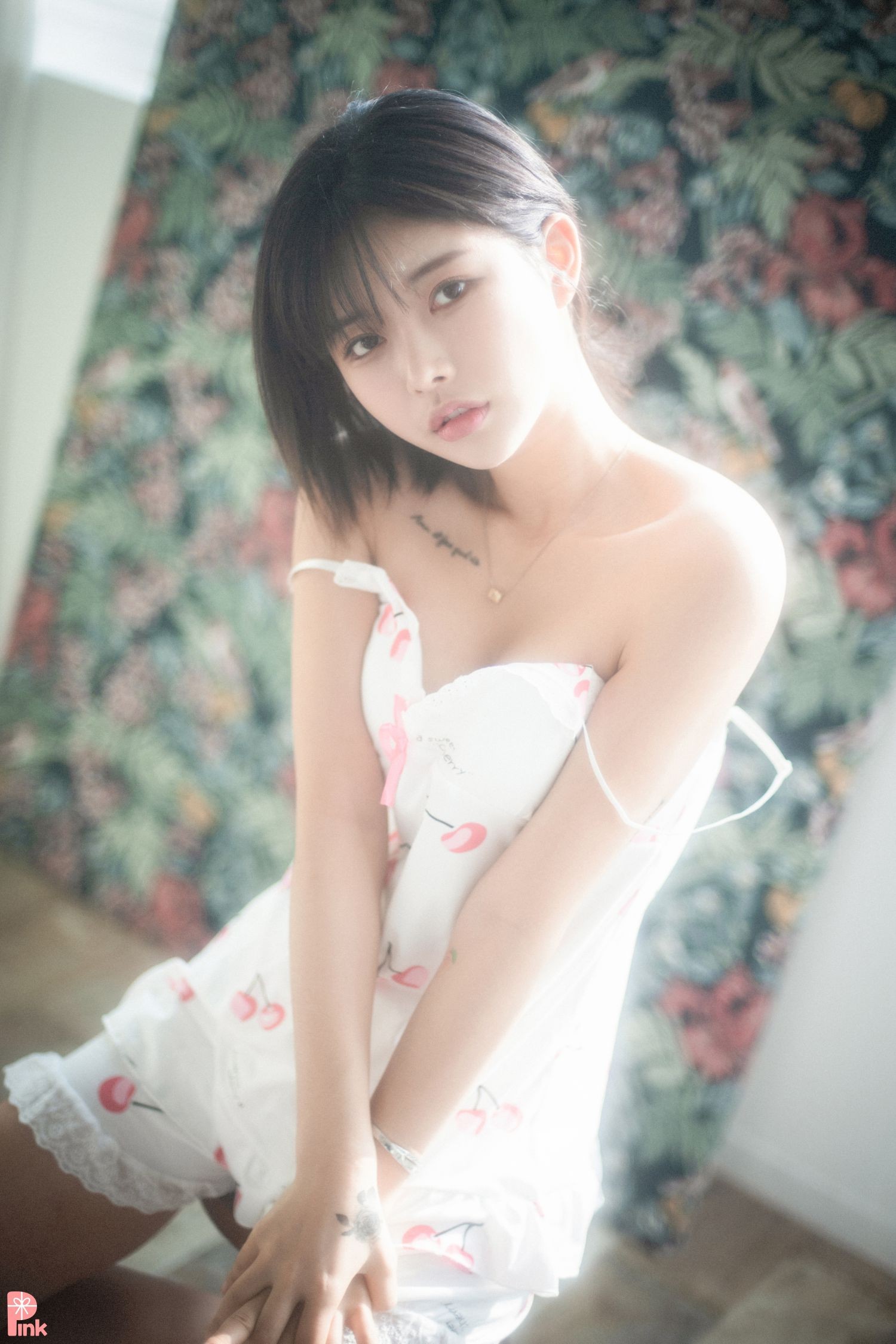 PINK RIBBON 韩国美少女模特性感写真 Uuuha Floral (8)