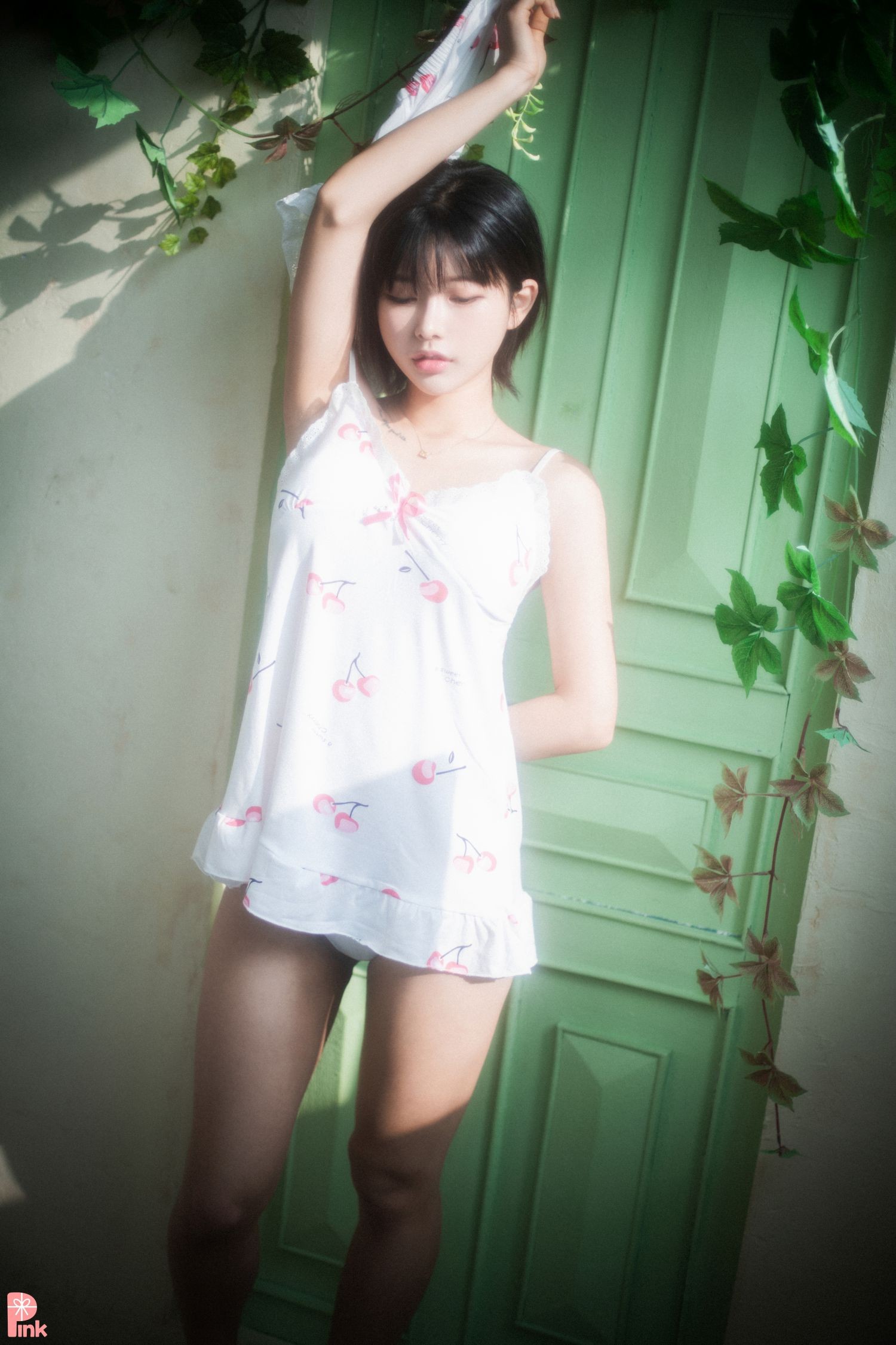 PINK RIBBON 韩国美少女模特性感写真 Uuuha Floral (18)