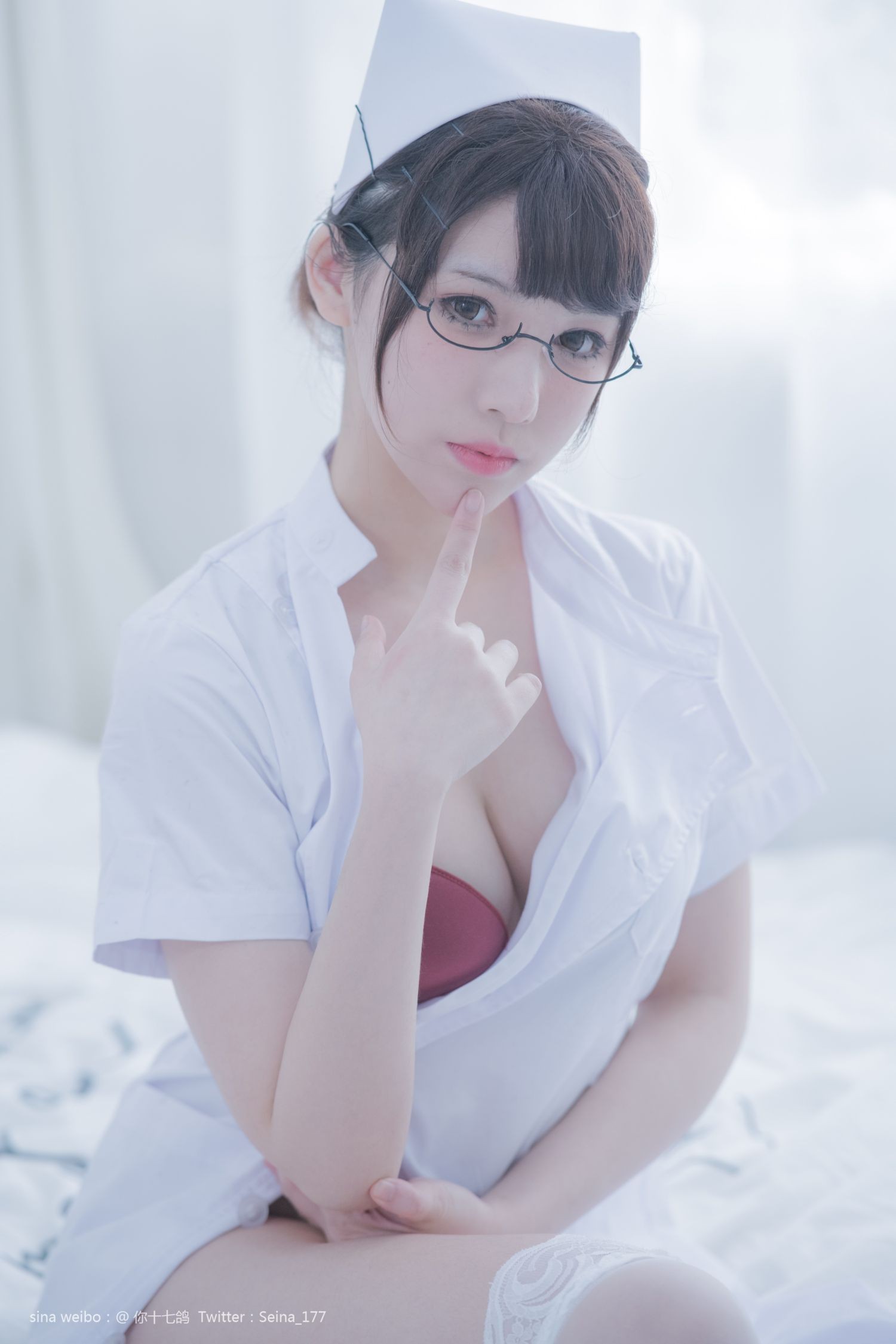 美女动漫博主你十七鸽性感Cosplay写真白色护士 (19)